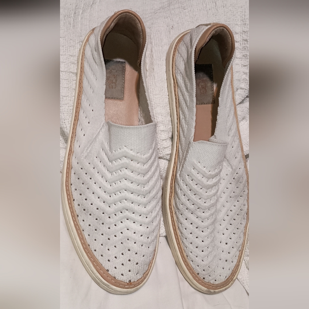 UGG Sammy Wavy Sneakers 41 Cream Knit Ladies 10.5M